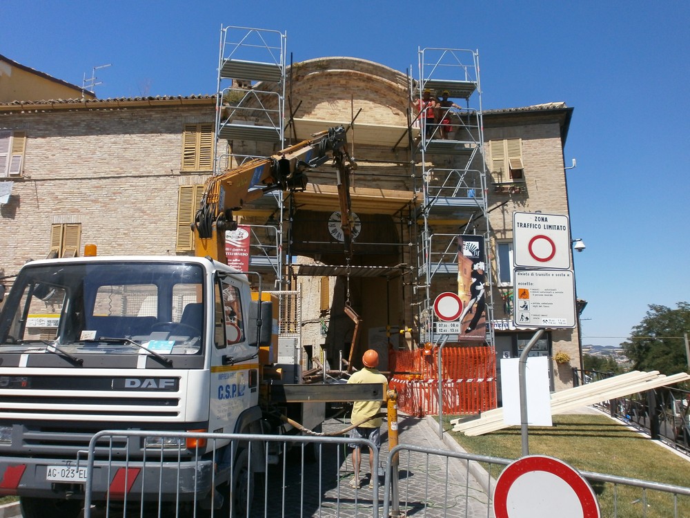 Intervento di restauro su Porta Marina